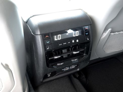 Used 2021 Jeep Grand Cherokee L Summit w/ Luxury Tech Group V image 35