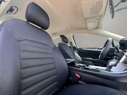 Used 2013 Ford Fusion SE FWD image 19
