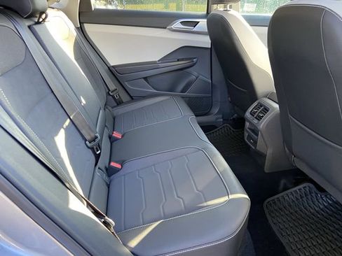 Used 2025 Volkswagen Taos SE image 29