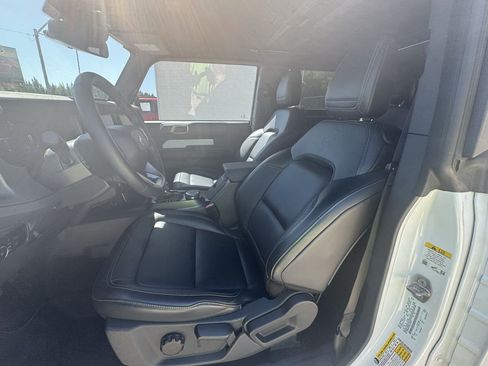 Used 2025 Ford Bronco Badlands AWD/4WD image 7