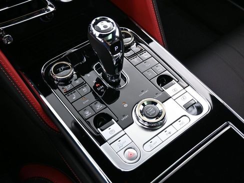 Certified 2024 Bentley Flying Spur W12 image 24