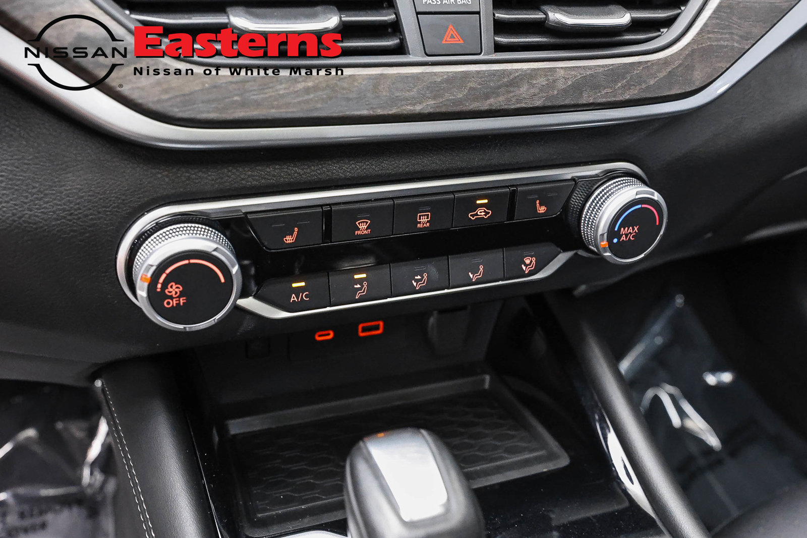 Used 2024 Nissan Altima 2.5 SV w/ SV Premium Package FWD image 19