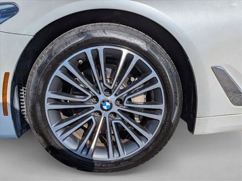Used 2019 BMW 530i w/ Convenience Package RWD image 25