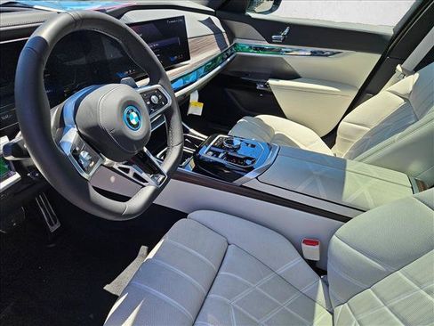 Used 2026 BMW 750e xDrive AWD/4WD image 10