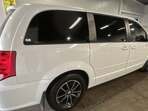 Used 2015 Dodge Grand Caravan SE w/ Quick Order Package 29E SE image 5