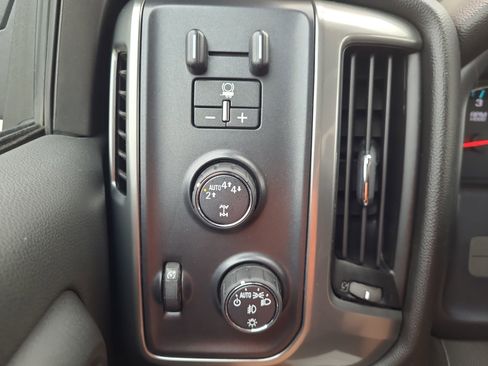 Used 2018 Chevrolet Silverado 1500 LT w/ All Star Edition image 18