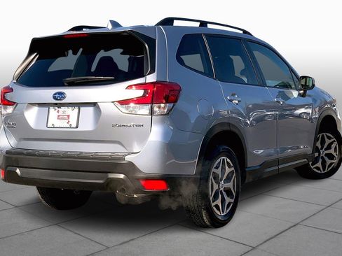 Used 2020 Subaru Forester Premium image 12