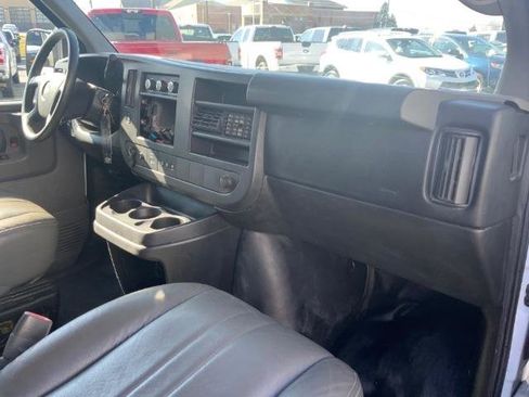 Used 2014 Chevrolet Express 2500 RWD image 11