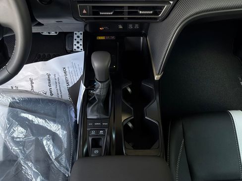 New 2026 Toyota Camry Hybrid FWD image 14