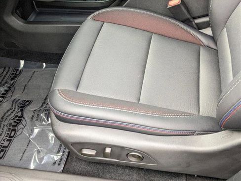 New 2025 Chevrolet Equinox EV RS image 4