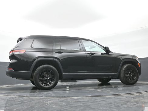 Used 2024 Jeep Grand Cherokee L Laredo image 42