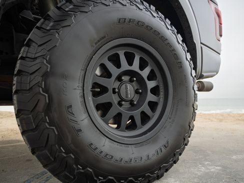 Used 2018 Ford F150 Raptor w/ Equipment Group 802A Luxury image 34