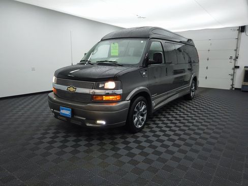 Used 2023 Chevrolet Express 2500 Extended image 13