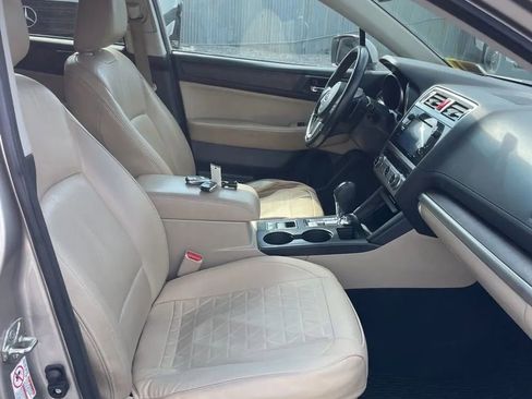 Used 2017 Subaru Outback 2.5i Limited AWD/4WD image 18