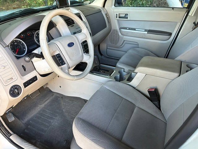 Used 2011 Ford Escape XLT FWD image 10