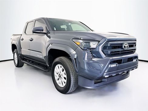 Used 2025 Toyota Tacoma SR5 RWD image 35