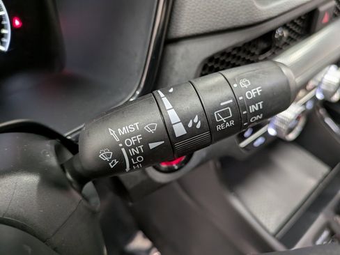 Used 2023 Honda CR-V EX image 18