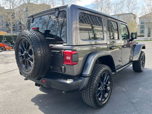 Used 2025 Jeep Wrangler Sahara image 7