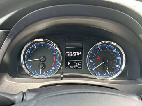 Used 2018 Toyota Corolla LE FWD image 20
