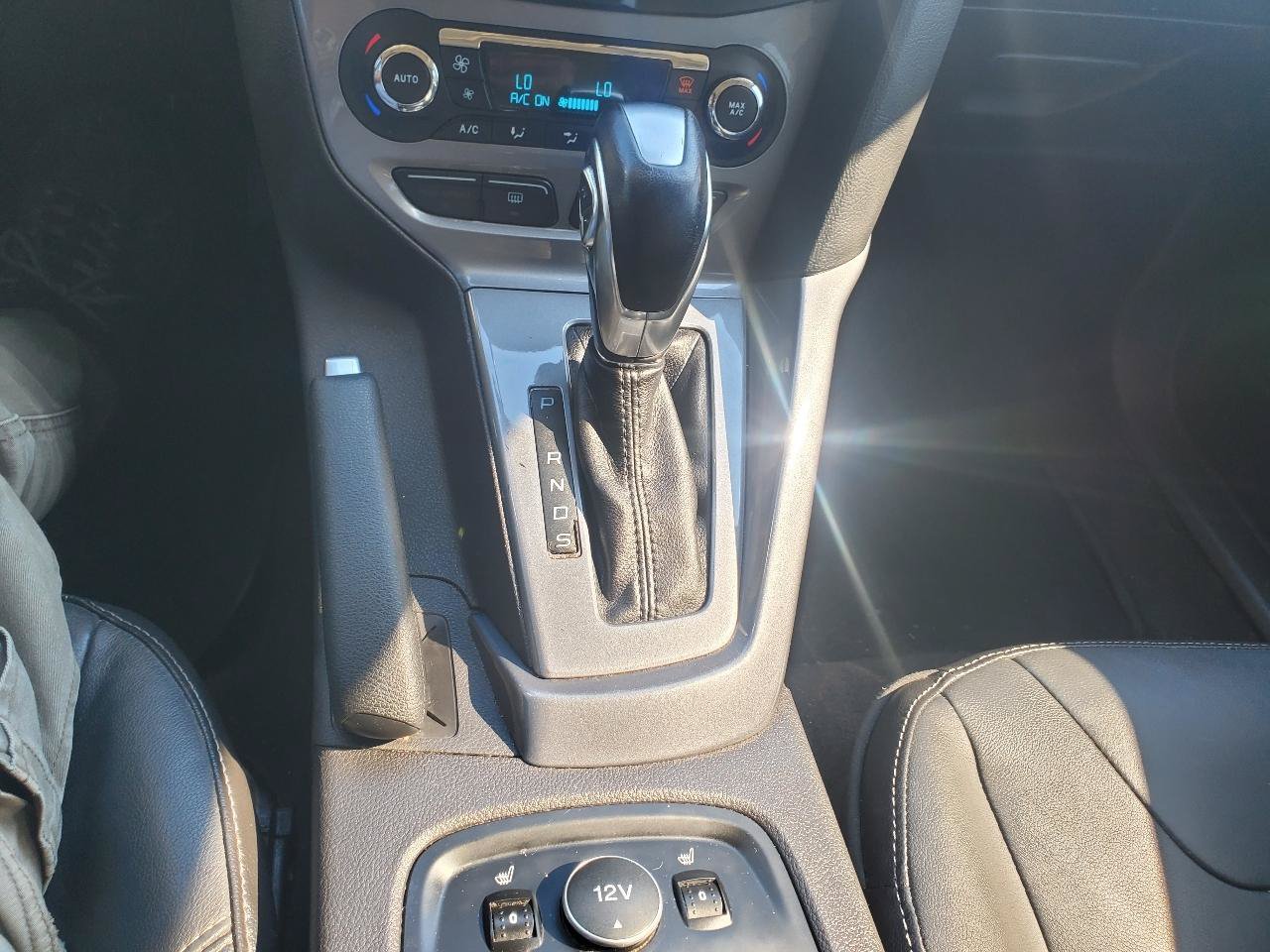 Used 2014 Ford Focus Titanium FWD image 20