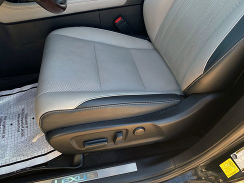 Used 2019 Lexus RX 350L FWD image 11