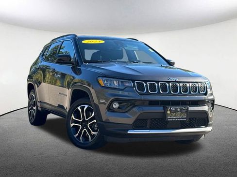 Used 2023 Jeep Compass Limited image 2
