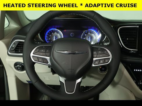 Used 2022 Chrysler Pacifica Limited image 10