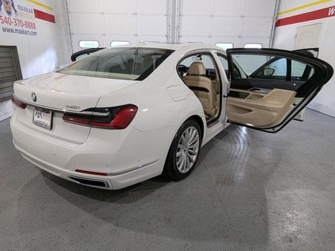Used 2020 BMW 740i w/ Cold Weather Package image 15