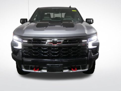 Used 2023 Chevrolet Silverado 1500 ZR2 w/ Technology Package AWD/4WD image 9