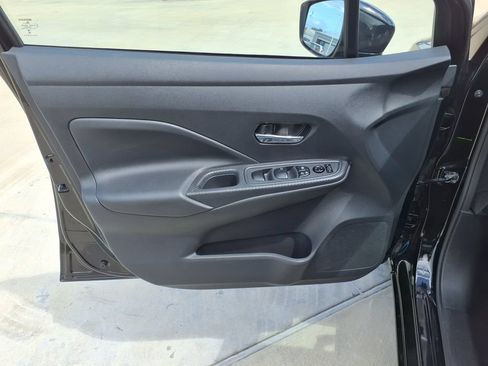 Used 2025 Nissan Versa SV FWD image 13