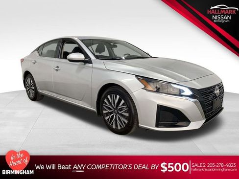 Used 2023 Nissan Altima 2.5 SV image 1
