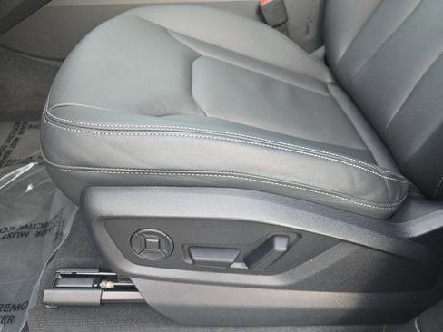 Used 2025 Audi Q7 2.0T Premium w/ Convenience Plus Package image 32