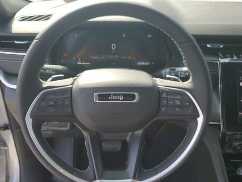 New 2025 Jeep Grand Cherokee Altitude image 28