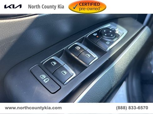 Certified 2025 Kia Sorento S image 38