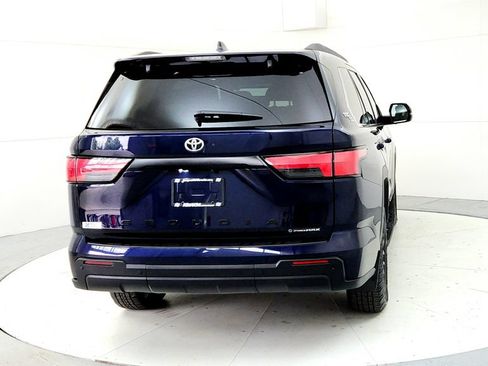 Certified 2025 Toyota Sequoia SR5 AWD/4WD image 5