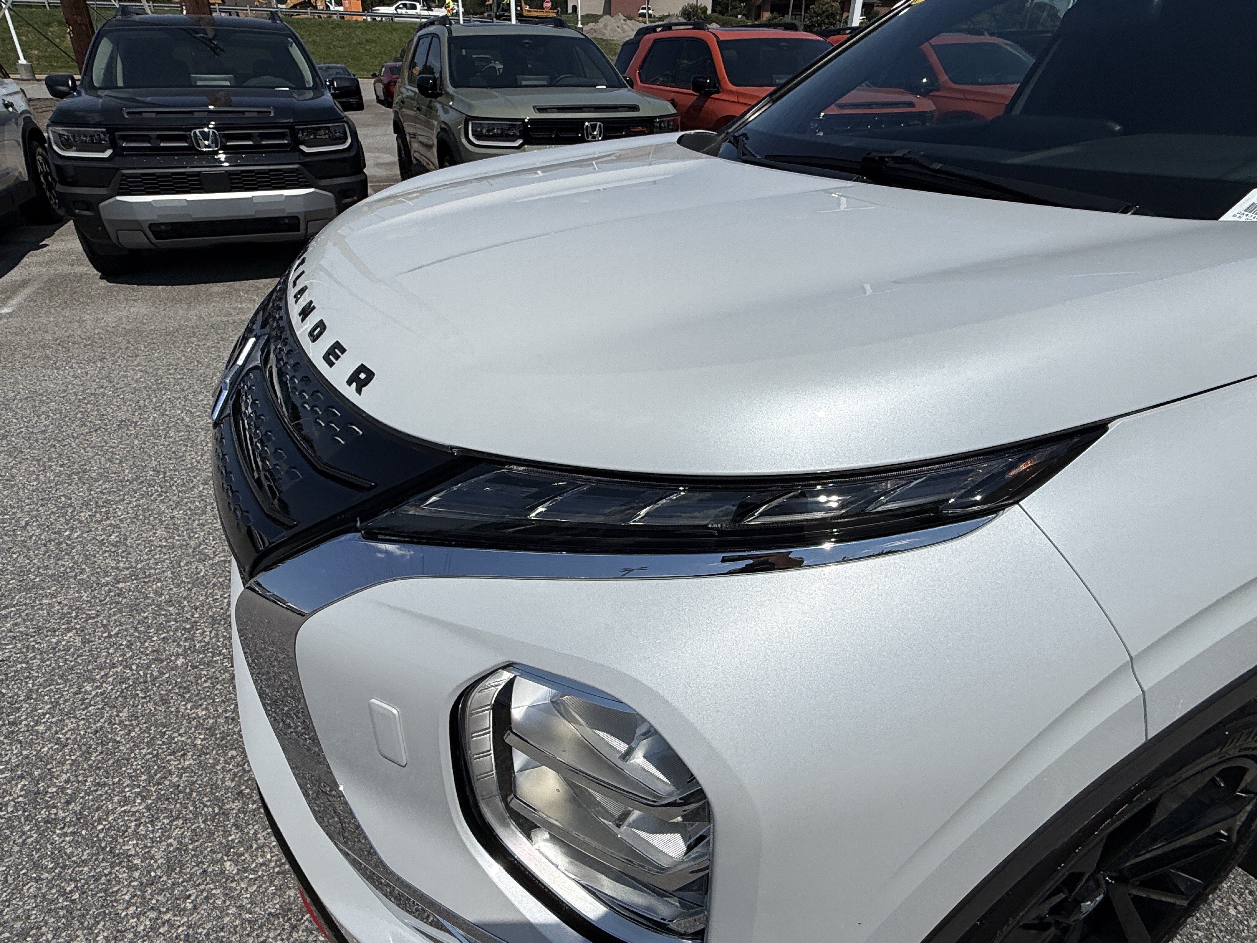 Used 2023 Mitsubishi Outlander Ralliart AWD/4WD image 8