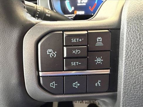Used 2022 Ford F150 Lariat w/ Equipment Group 502A High AWD/4WD image 17