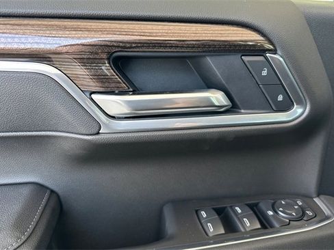 Used 2025 Chevrolet Silverado 1500 LT image 14