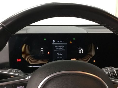 Used 2025 Kia Sorento S image 12