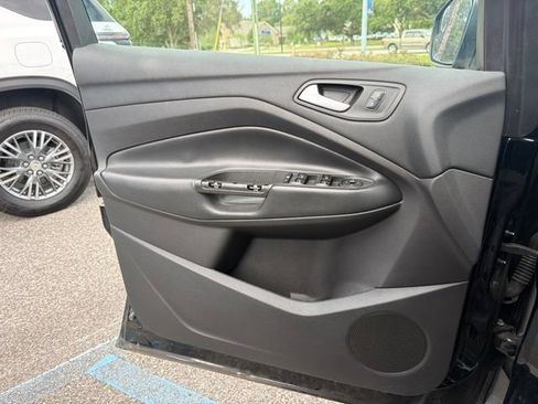 Used 2018 Ford Escape SE FWD image 9