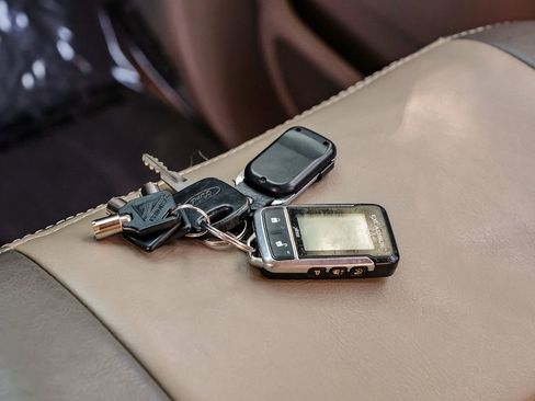 Used 2004 Ford Excursion Eddie Bauer image 54