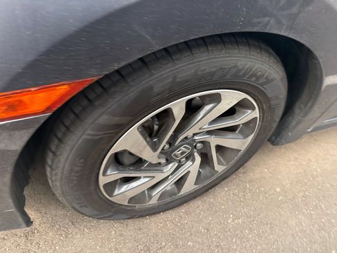 Used 2017 Honda Civic EX image 2