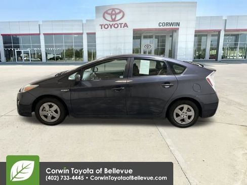 Used 2011 Toyota Prius Three image 2