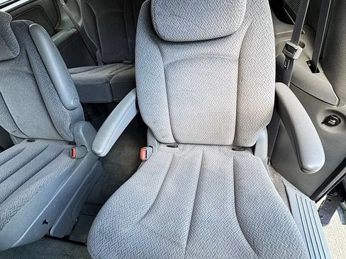 Used 2006 Dodge Grand Caravan SXT FWD image 18