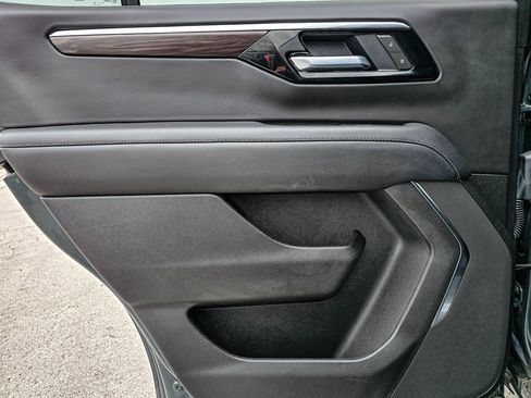 Used 2025 Chevrolet Tahoe Z71 w/ Sun And Tow Package image 29