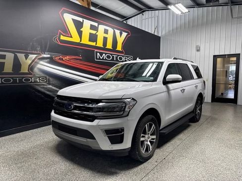 Used 2024 Ford Expedition Limited AWD/4WD image 1