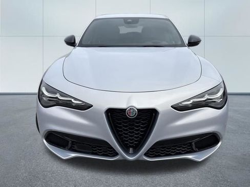 Used 2024 Alfa Romeo Stelvio Sprint image 13