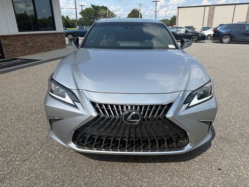 Used 2023 Lexus ES 350 w/ Premium Package FWD image 12