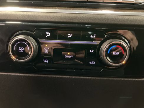 Used 2024 Chevrolet Silverado 2500 LT image 18