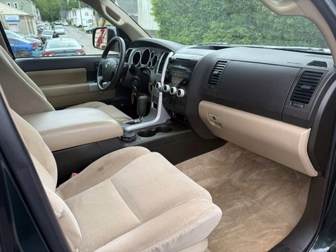 Used 2008 Toyota Sequoia SR5 AWD/4WD image 30